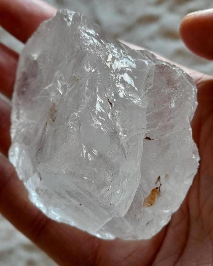 Glasheldere Ruwe Azeztiliet., Verzamelen, Mineralen en Fossielen, Mineraal, Ophalen of Verzenden