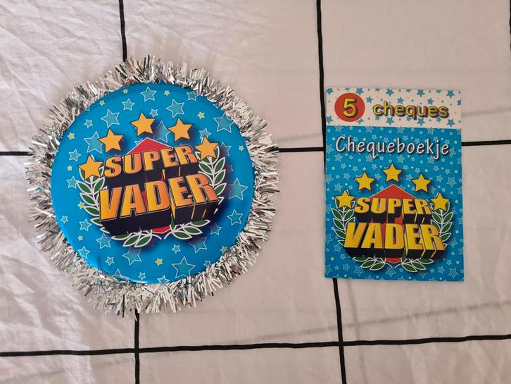 Button en chequeboekje super vader NIEUW, Hobby en Vrije tijd, Feestartikelen, Nieuw, Ophalen of Verzenden