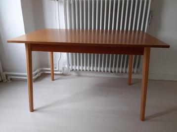 Tafel beschikbaar voor biedingen