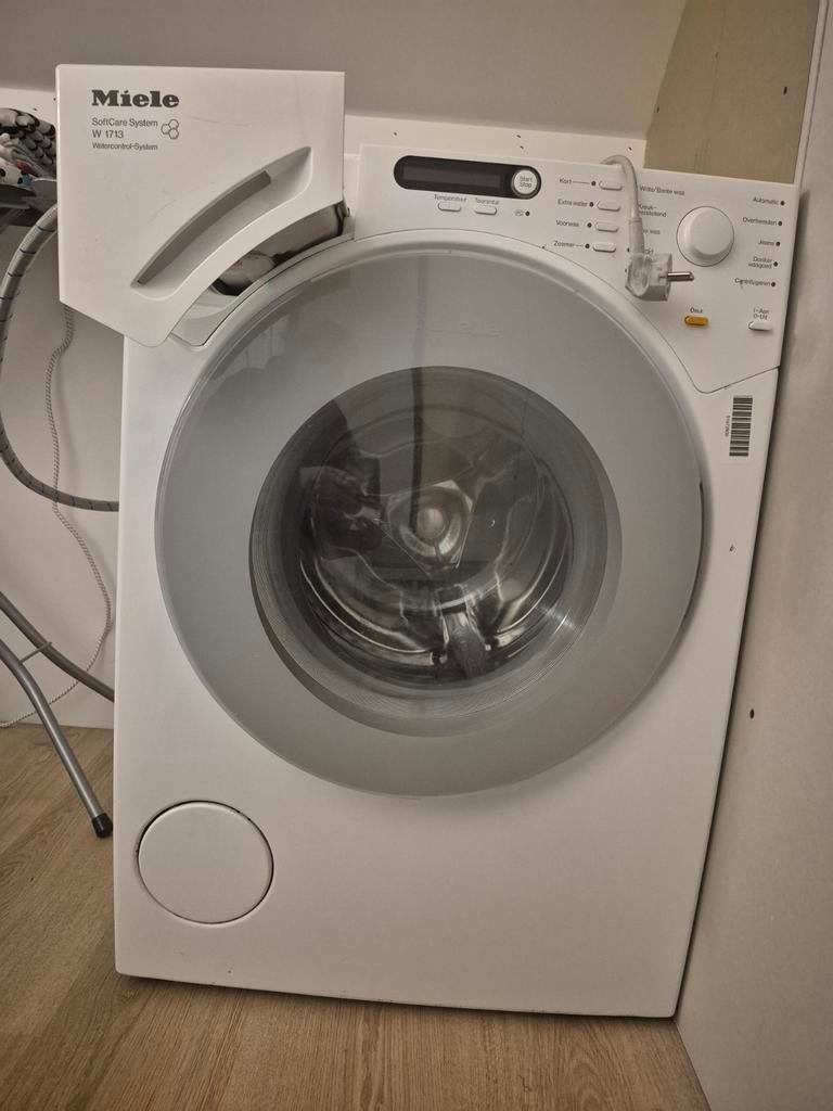 Wasmachine Miele - 7kg - Maakt geluid bij centrifugeren, Ophalen, Gebruikt, Voorlader, 85 tot 90 cm