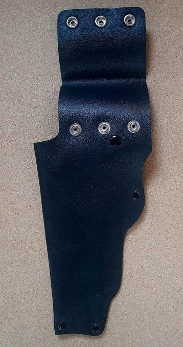 Zwart holster beschikbaar voor biedingen