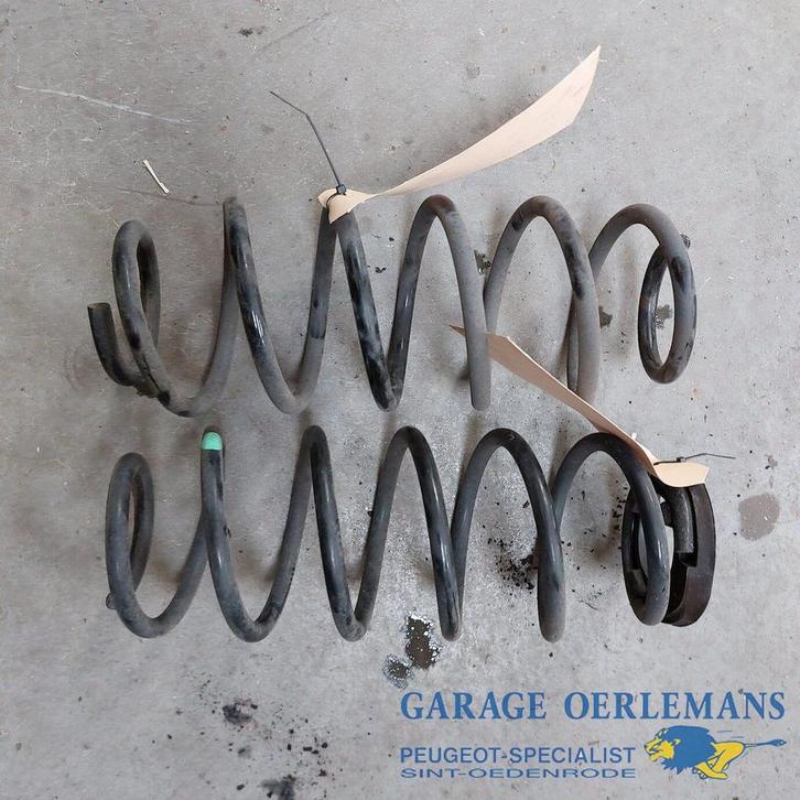 spiraal veer achter peugeot 108 1.0 vti, Auto-onderdelen, Ophanging en Onderstel, Peugeot, Gebruikt, ARN erkend, Ophalen of Verzenden