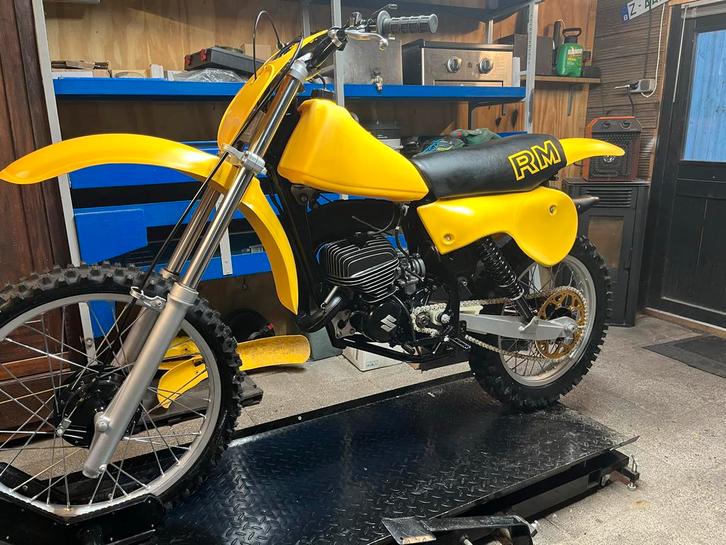Suzuki RM 125 twin shock Bj 1979 Nieuw!!!!!!, Motoren, Motoren | Oldtimers, Ophalen