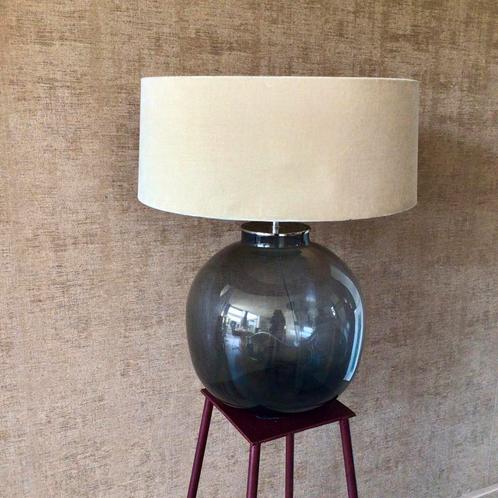 Grote glazen bolvormige tafellamp, Huis en Inrichting, Lampen | Tafellampen, Zo goed als nieuw, Minder dan 50 cm, Glas, Ophalen of Verzenden