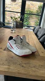 Jordan aura 5, Ophalen of Verzenden, Zo goed als nieuw, Schoenen