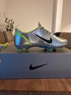 Nike Voetbalschoenen - nieuw!, Maat XS of kleiner, Ophalen of Verzenden, Zo goed als nieuw, Schoenen
