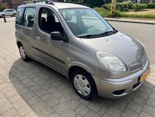 Toyota YARIS 1.3 VVT-I, Auto's, Toyota, Bedrijf, Yaris, ABS, Airbags, Boordcomputer, Centrale vergrendeling, Startonderbreker