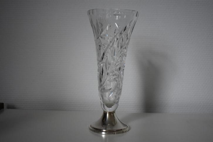 Vintage design vaas met echt zilver zilveren voet, Antiek en Kunst, Antiek | Goud en Zilver, Zilver, Ophalen of Verzenden