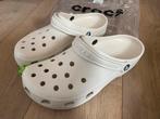 Nieuwe unisex crocs classic mt 42-43 beige heren of dames, Ophalen of Verzenden, Nieuw, Overige kleuren, Overige typen