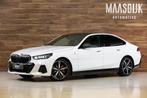 BMW 5-serie 550e xDrive M-Sport Pro|Ventilatie|Pano|H&K|HUD|, Auto's, BMW, Automaat, Gebruikt, 2000 kg, Wit