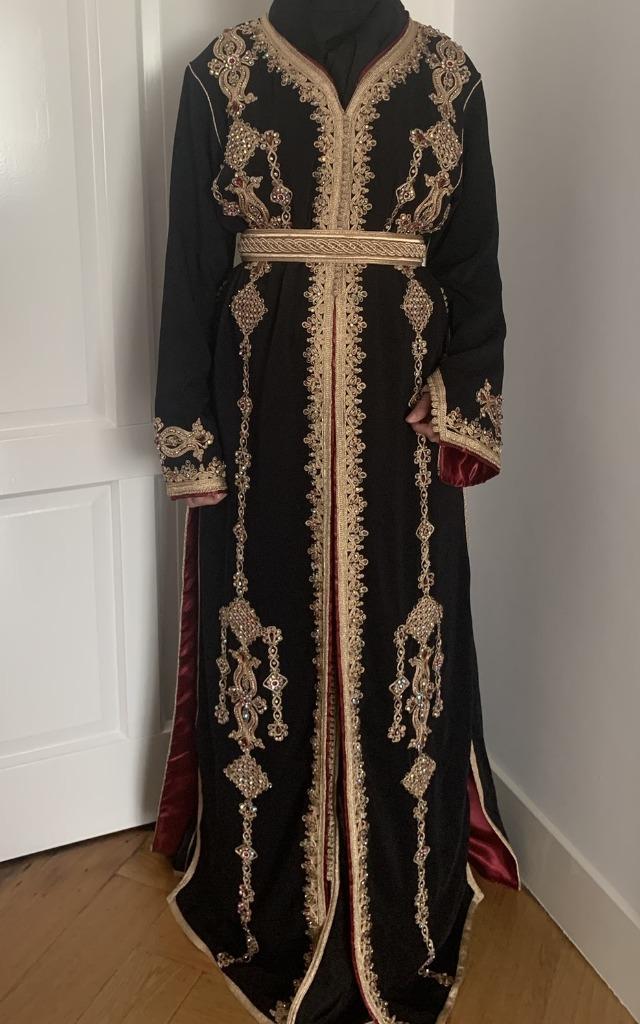 Takchita/Takshita/Kaftan/Caftan zwart/goud rode voering S/M, Kleding | Dames, Gelegenheidskleding, Nieuw, Overige typen, Maat 38/40 (M)