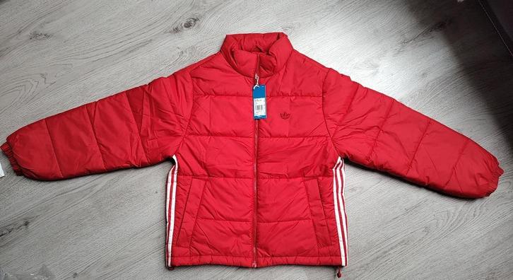 ADIDAS PADDED STAND-UP COLLAR PUFFER JACK NIEUW!, Kleding | Heren, Jassen | Winter, Nieuw, Maat 46 (S) of kleiner, Rood, Ophalen of Verzenden