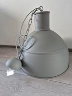 Grijze hanglamp (eettafel) in goede staat + extra lamp, Ophalen, Zo goed als nieuw, Metaal, Minder dan 50 cm