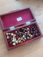 Schaakspel klein formaat in houtendoosje, Hobby en Vrije tijd, Gezelschapsspellen | Bordspellen, Ophalen of Verzenden, Zo goed als nieuw