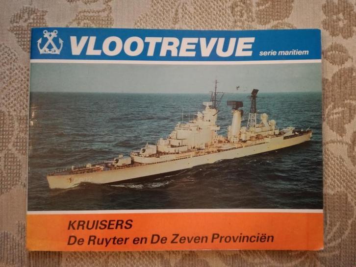 Vlootrevue: "Kruisers" de Ruyter en de Zeven Provinciën, Boeken, Oorlog en Militair, Zo goed als nieuw, Marine, 1945 tot heden