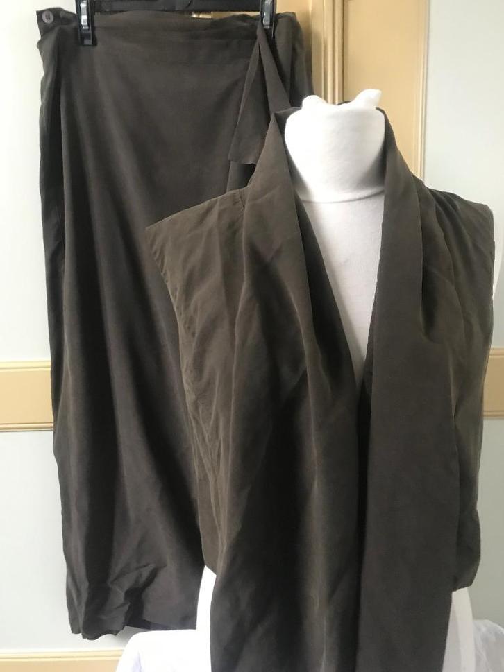 Zijden rok met gilet Pauw, mosgroen/ grijs, maat 3 en 4, Kleding | Dames, Rokken, Zo goed als nieuw, Maat 38/40 (M), Groen, Onder de knie