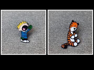 2 grappige pins van Casper en Hobbes te koop beschikbaar voor biedingen