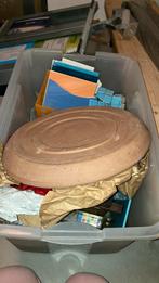 Doos met tegels en dergelijke. Voor mozaiek., Ophalen, Zo goed als nieuw