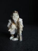 netsuke boer met hak japan, Antiek en Kunst, Ophalen of Verzenden