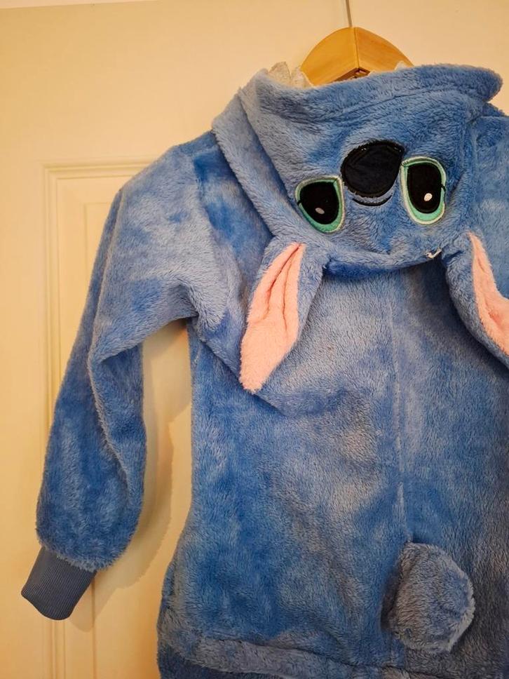 Stitch Onesie - Maat 110, Kinderen en Baby's, Carnavalskleding en Verkleedspullen, Ophalen of Verzenden