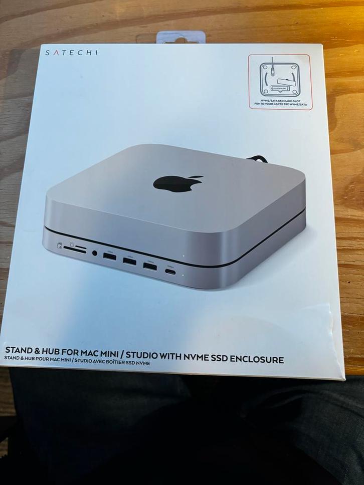 Nieuw in doos Satechi Mac Mini/Studio Stand Hub, Computers en Software, Dockingstations, Nieuw, Docking station, Harde schijf