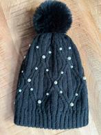 Zwarte muts met kraaltjes!, Ophalen of Verzenden, Zo goed als nieuw, Muts