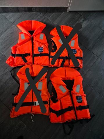 Besto Reddingvest xl twee stuks beschikbaar voor biedingen