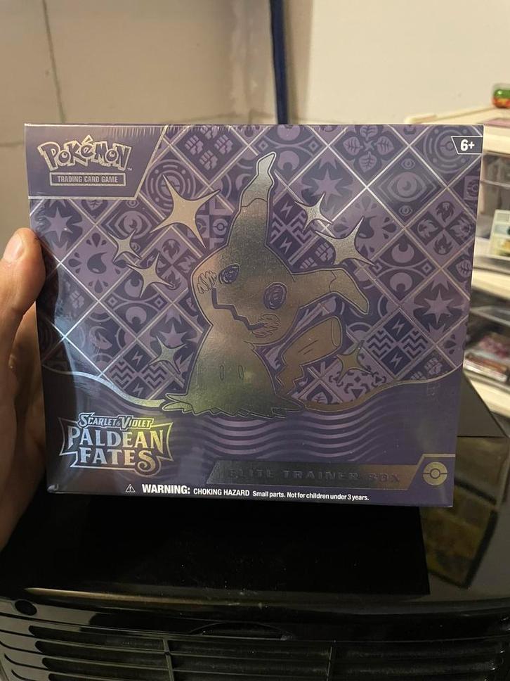Paldean fates ETB, Hobby en Vrije tijd, Verzamelkaartspellen | Pokémon, Nieuw, Speeldeck, Ophalen