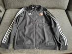 Feyenoord trainingspak unisex 13/14y. Ritsen aan de pijp, Zwart, Overige maten, Ophalen of Verzenden, Adidas