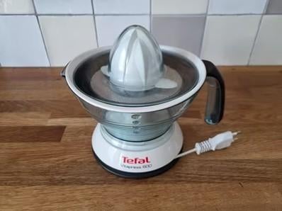 Tefal Citruspers 600/3001; sinaasappels citroenen grapefruit, Ophalen, Zo goed als nieuw, Elektrisch, Citruspers