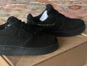 Zwarte Louis Vuitton Nike Air Force 1 beschikbaar voor biedingen