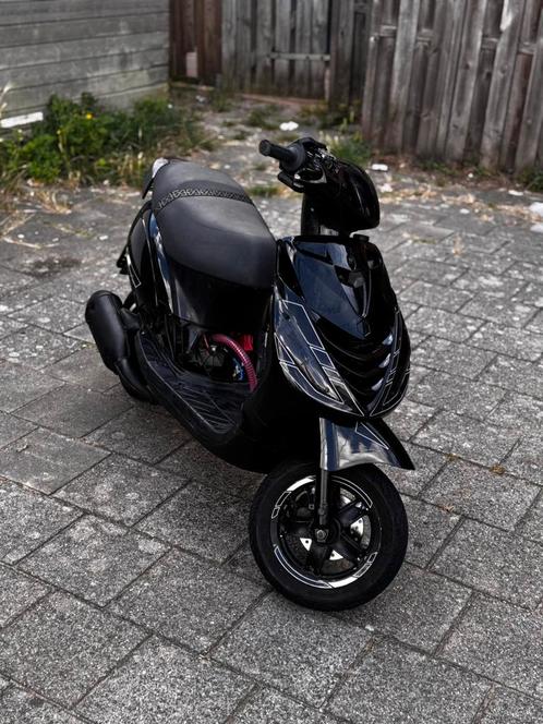 Zip 150 brom, Fietsen en Brommers, Scooters | Piaggio, Zo goed als nieuw, Zip, Ophalen
