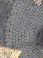 Gratis cobblestones 10 bij 10 cirkel 4.25 rond, Tuin en Terras, Ophalen, Gebruikt, Beton, Klinkers