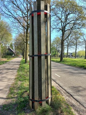 Boombeschermers 2x hoogte 3 m,  breedte 2m  met band en buis beschikbaar voor biedingen