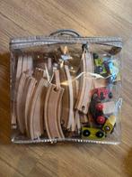 Leuke grote houten treinbaan met 7 wagons, Ophalen of Verzenden, Zo goed als nieuw