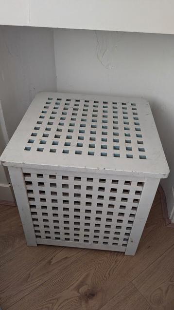 Wooden cube storage beschikbaar voor biedingen