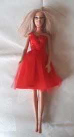 Barbie van Mattel China 2010, Verzamelen, Poppen, Ophalen of Verzenden, Zo goed als nieuw, Pop
