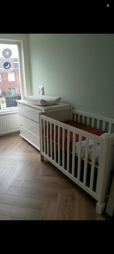 Commode + ledikant - Hoogglans wit, Huis en Inrichting, Kasten | Ladekasten, Gebruikt, Minder dan 100 cm, 200 cm of meer, 50 tot 75 cm