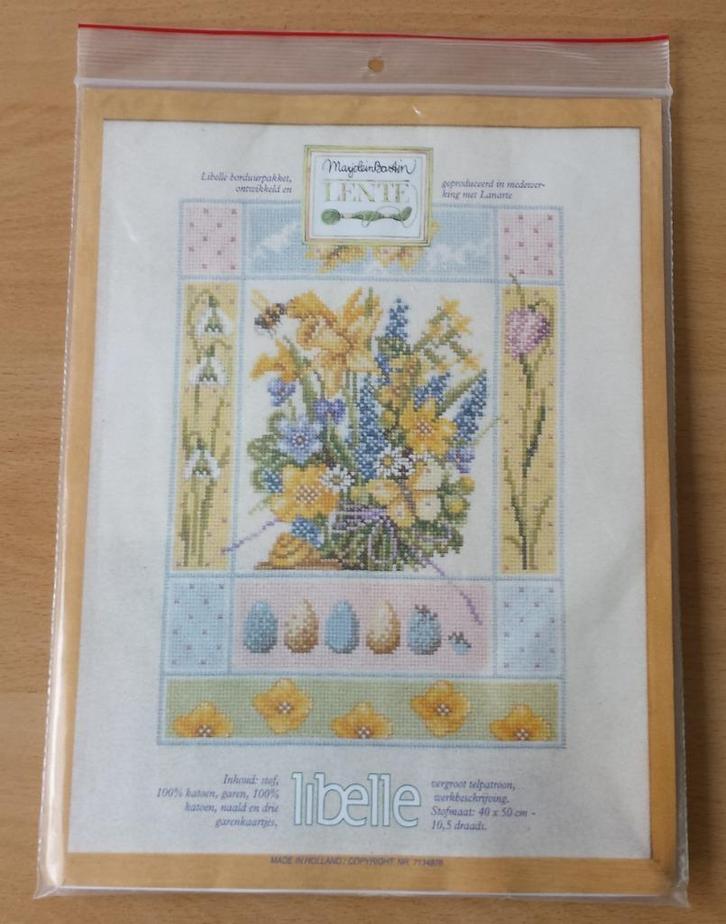 Marjolein Bastin - Lente Patroon + rest zijde - Libelle, Hobby en Vrije tijd, Borduren en Borduurmachines, Gebruikt, Patroon, Handborduren