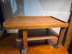 Leuke jaren 60  salontafel op wielen verzenden mogelijk, Huis en Inrichting, Tafels | Salontafels, 50 tot 100 cm, Minder dan 50 cm