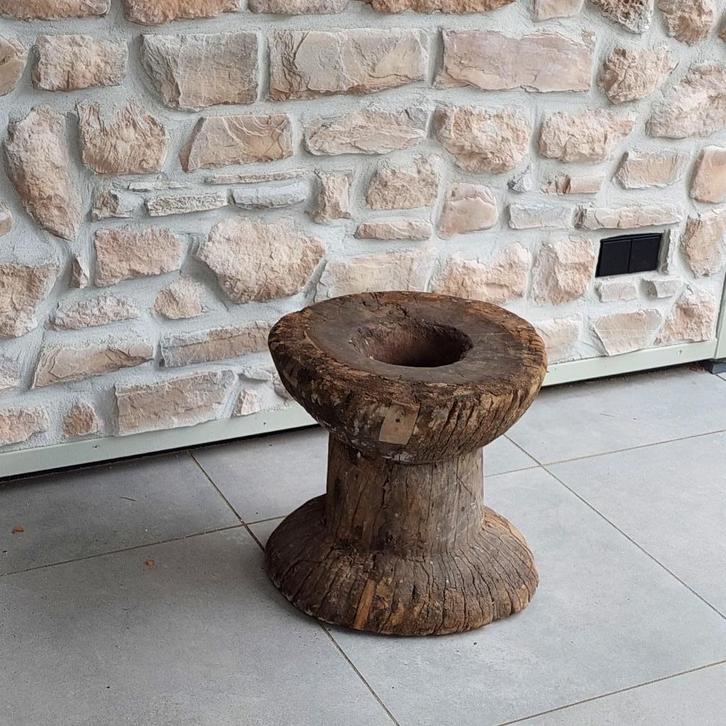 Grote oud houten vijzel, Huis en Inrichting, Woonaccessoires | Schalen en Manden, Gebruikt, Rond, Hout, Ophalen