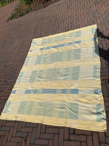 Wollen deken Geel/groen = 2.20 bij 1.65 beschikbaar voor biedingen