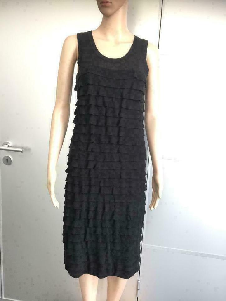 F193 Talking French maat XS/S=34/36 fijn-gebreid jurk zwart, Kleding | Dames, Jurken, Zo goed als nieuw, Maat 36 (S), Zwart, Onder de knie