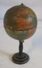 superklein kartonnen wereldbolletje globe slechts 12 cm, Antiek en Kunst, Verzenden