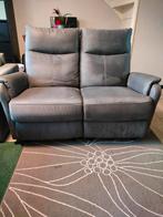 JYSK Elekrische Grijze 2-zits Relaxbank, Huis en Inrichting, Ophalen, 100 tot 125 cm, Zo goed als nieuw, Rechte bank