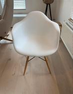 6 VITRA EAMES DAW STOELEN MET ARM ESSENHOUT ONDERSTEL, Huis en Inrichting, Stoelen, Ophalen, Wit, Zo goed als nieuw, Metaal