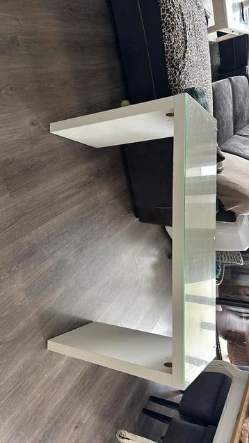 Make upp tafel beschikbaar voor biedingen