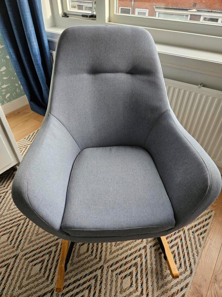 Blauwe Schommelstoel - Comfortabel & Stijlvol, Huis en Inrichting, Fauteuils, Gebruikt, Hout, Stof, 50 tot 75 cm, 75 tot 100 cm