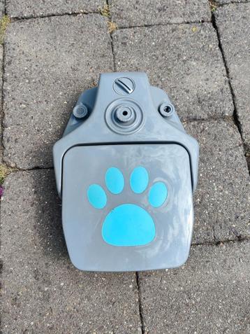 Waterfontein voor hond beschikbaar voor biedingen