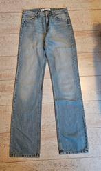 Bershka jeans mt 34, Blauw, Zo goed als nieuw, W27 (confectie 34) of kleiner, Bershka